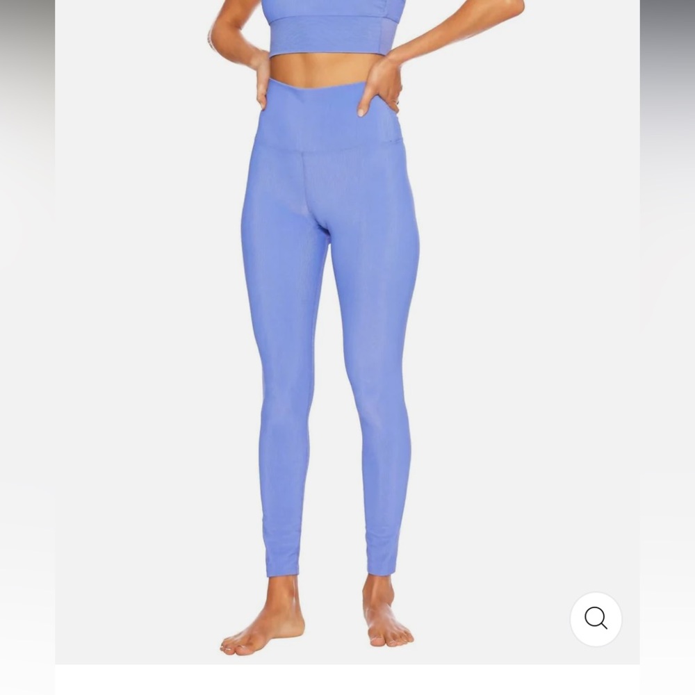 Beach Riot Ayla leggings.